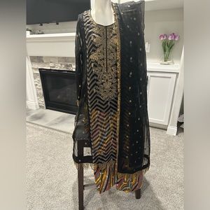 Brand new 3 piece Pakistani Indian suite